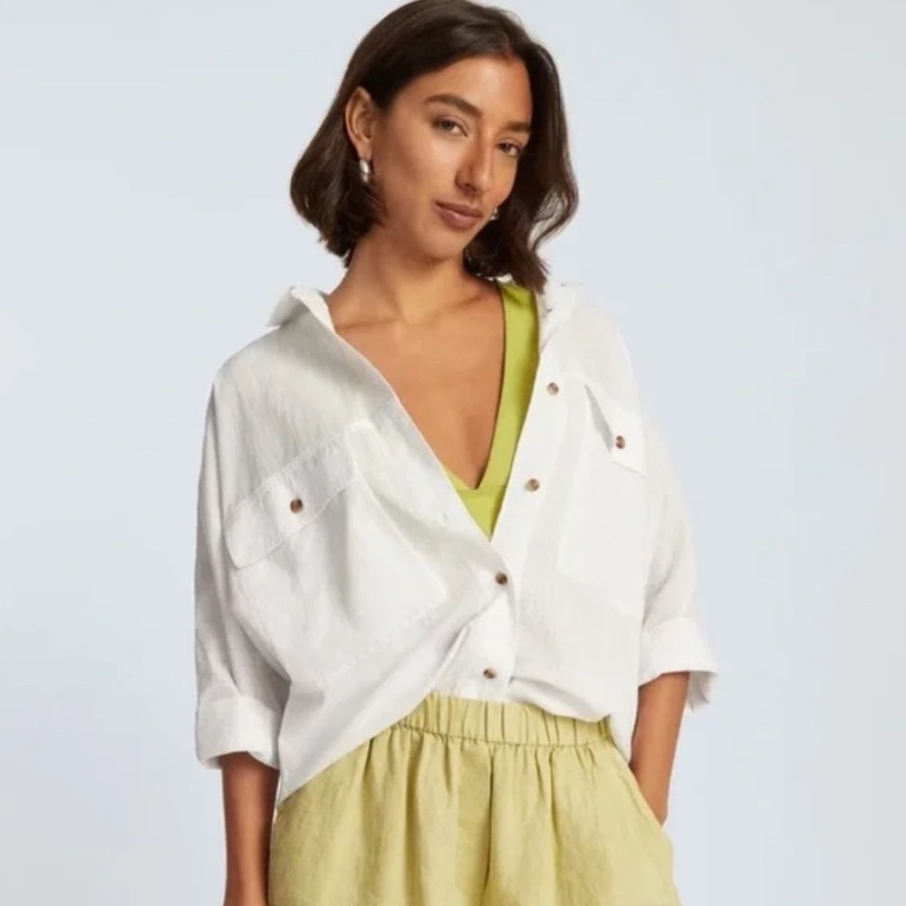 Everlane the cotton tourist oversized button up shirt in white